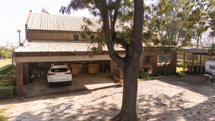 7 Bedroom Property for Sale in Penhill Western Cape